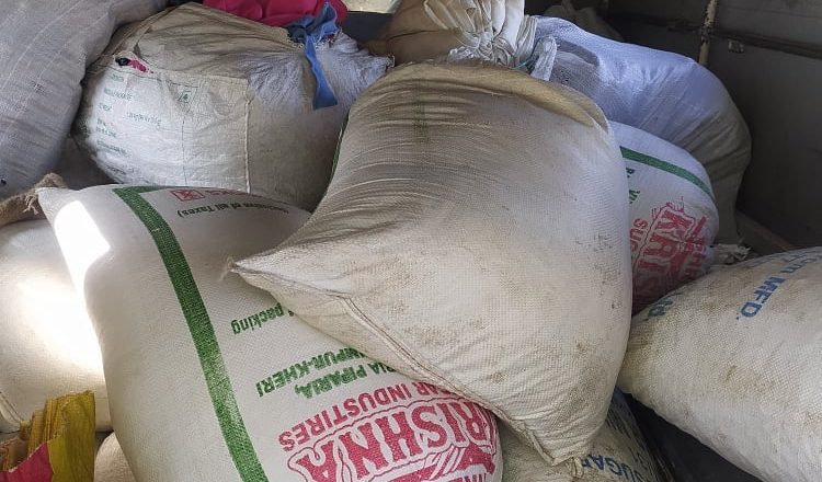 भारतबाट तस्करी गरेर ल्याएको दुई लाख बढीको सामान प्रहरीले फेरी समात्यो