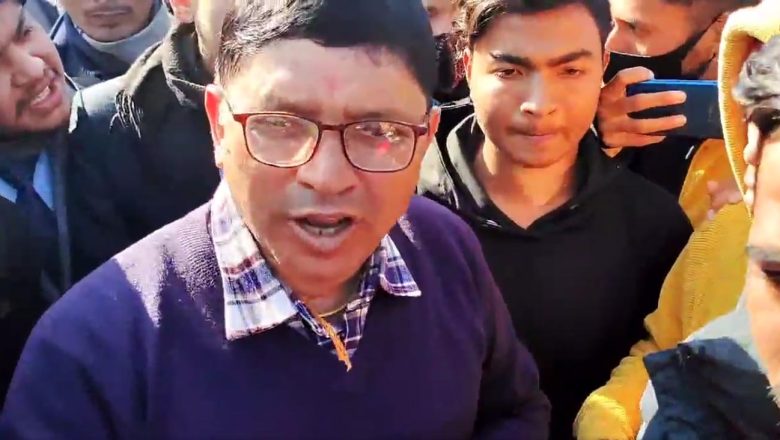 तोकेको भन्दा बढी शुल्क लिएपछि जनज्ञानज्योति मावि कोहलपुरमा तालाबन्दी