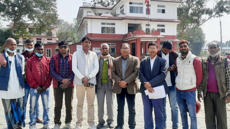 ईलाका प्रशासन कार्यालय पुनस्थापना गर्न माग गर्दै नरैनापुर एमालेद्धारा ज्ञापन बुझाइयो