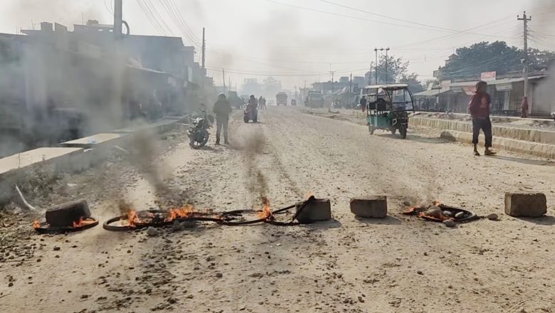 चार वर्षमा पनि सडक निर्माण नगरेकोमा खजुराका स्थानीयद्धारा चक्काजाम र प्रदर्शन