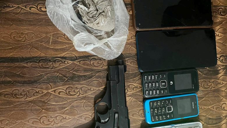 अटोमेटिक पेस्तोल र ९० गाम ब्राउनसुगरसहित खजुराबाट तीनजना पक्राउ