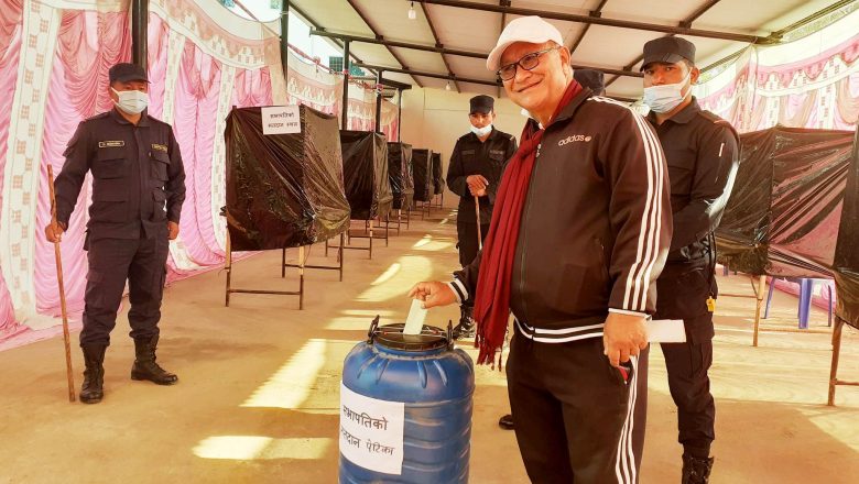 बाँके काँग्रेसको सभापतिमा त्रिकोणीय मुकाबला, चारसय मत खस्यो