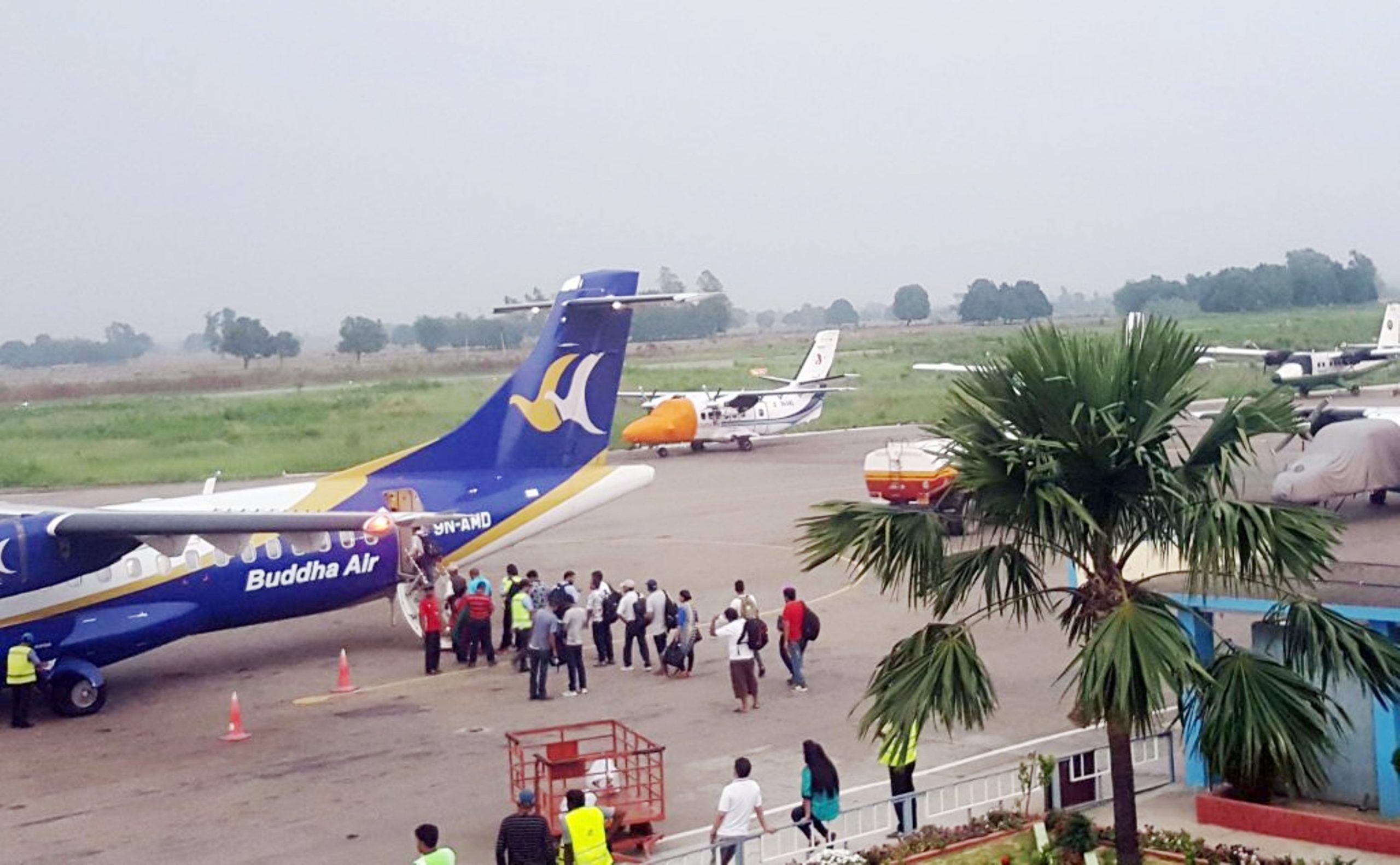 न्यायधिशको स्वास्थ्यमा समस्या आएपछि धनगढीबाट काठमाण्डौ उडेको विमान नेपालगञ्जमा अवतरण