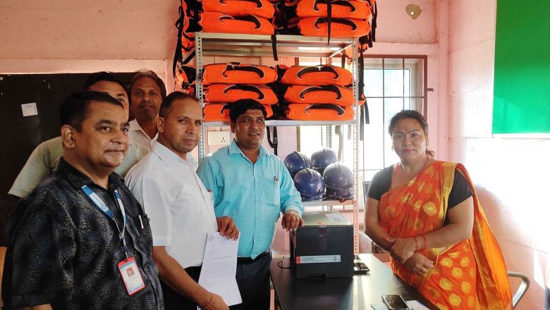 बाँके र बर्दियाका तीन पालिकालाई १५ लाखको उद्धार सामाग्री हस्तान्तरण