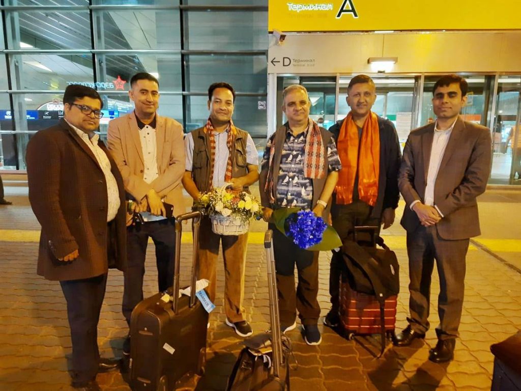 युवा तथा खेलकुद मन्त्री अथकसहितको नेपाली टोली रुस पुग्योे, भव्य स्वागत