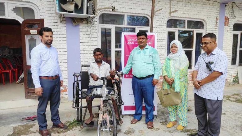 कतार च्यारेटिको सहयोगमा बाँके युनेस्कोद्धारा अपांगता भएकालाई तीन पांग्रे साइकल वितरण