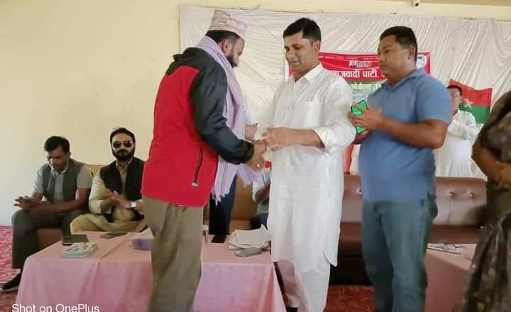 पुर्वमन्त्री राईको समर्थनमा जसपा प्रवेश गर्ने क्रम जारी, वडा अध्यक्षका उम्मेदवारसहित दर्जनौ प्रवेश