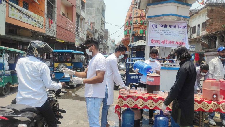 गर्मीबाट बेहाल भएकालाई स्थानीय समाजसेवी मलिकद्धारा खानेपानी वितरण