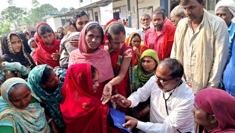 निशुल्क स्वास्थ्य शिविरमा उपचारकालागि मधेशी र मुस्लिम महिलाहरु ओइरिए