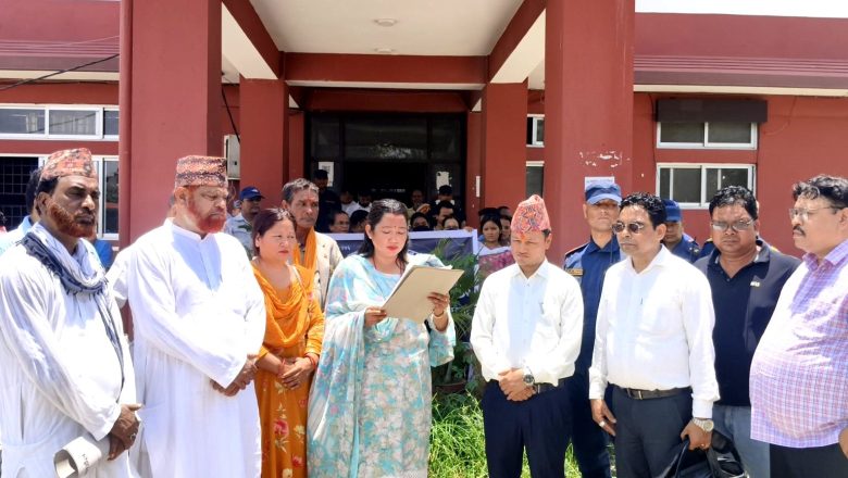 बिद्यालय पोशाक पनि सीमापारीबाट ल्याउँदा व्यवसाय धराशायी भयो – सिलाई व्यवसायी