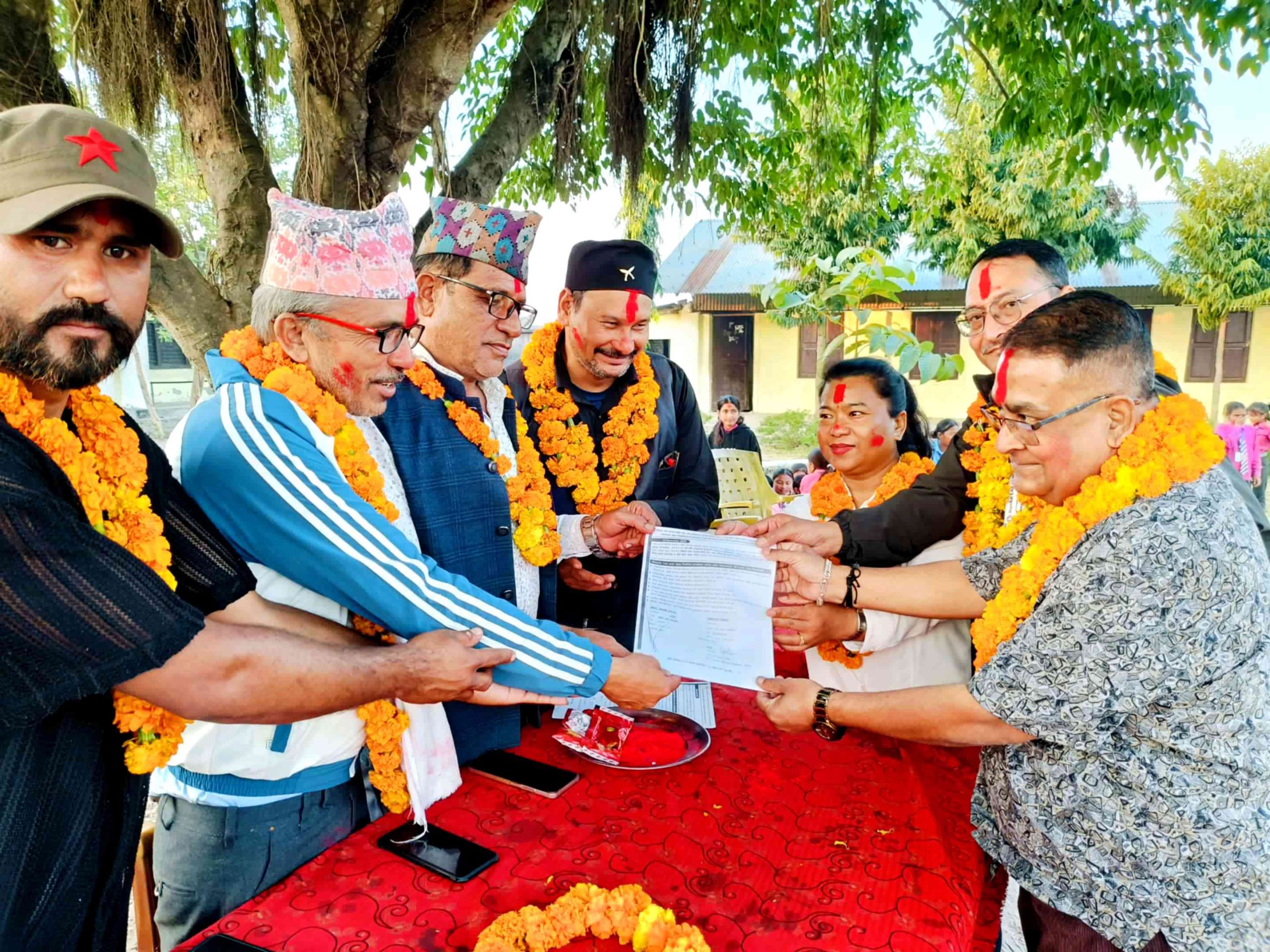 युनेस्को बाँकेद्धारा राजापुरको भेरी माविमा शौचालय र कक्षा कोठा हस्तान्तरण