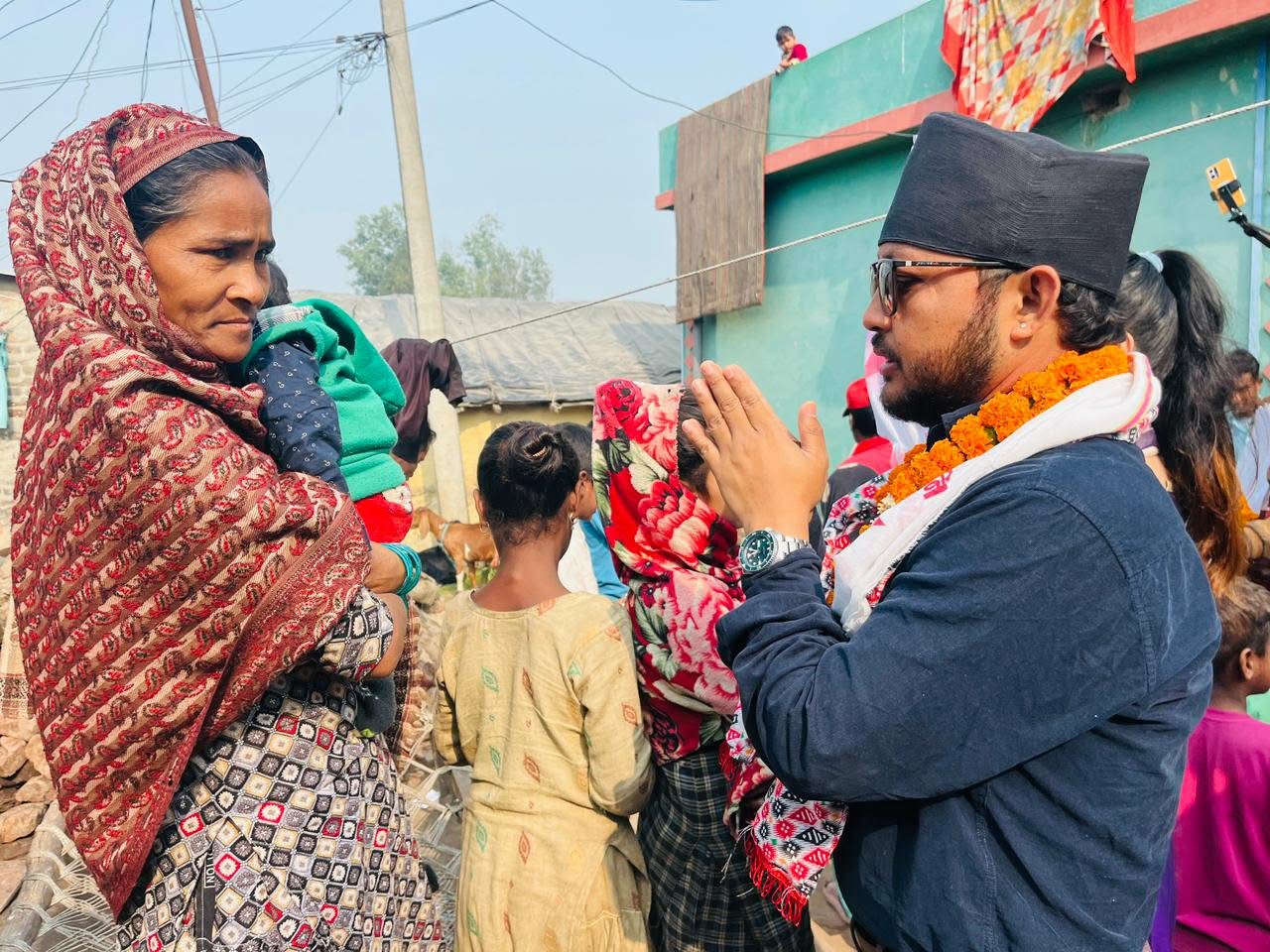 दिपेन्द्र विष्ट किंगरियनपुरवा पुग्दा जनताले सुनाए आफ्ना पिडा, यस पटक मत र नेता फेर्ने गरे प्रतिवद्धता