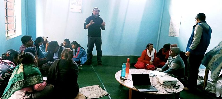 बर्दिया मधुबनमा बालअधिकार तथा मानव बेचबिखन नियन्त्रण सम्बन्धी अभिमुखीकरण