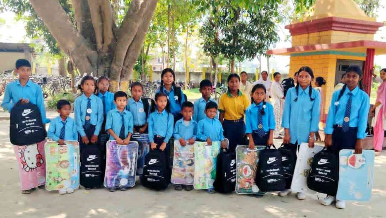 बाँके युनेस्को र प्लान नेपालद्धारा बर्दियाका विपन्न विद्यार्थिलाई शैक्षिक सामाग्री वितरण