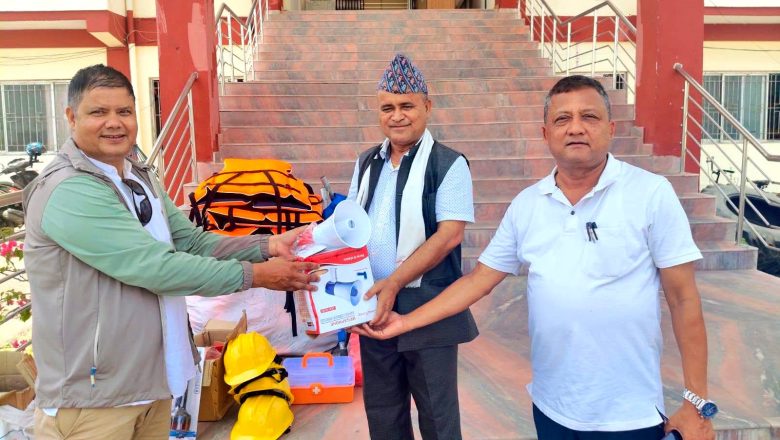 मधुवन, गुलरिया र बढैयातालमा विपद् जोखिम न्यूनीकरण सामग्री हस्तान्तरण
